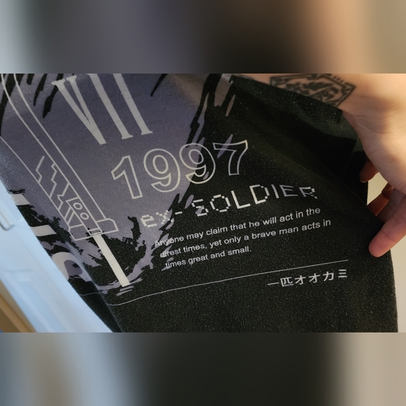 FF7 shirt - Picture 3 of 4